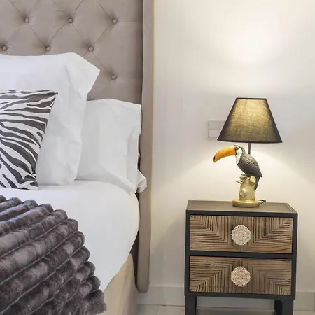 The Clock House - Luxury Urban Suites-2