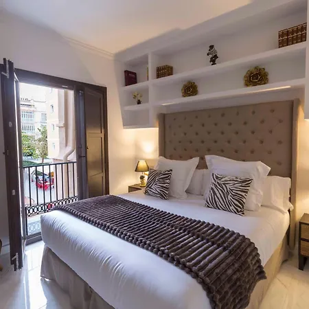 The Clock House - Luxury Urban Suites-3