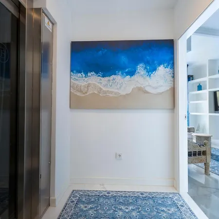 The Clock House - Luxury Urban Suites-3